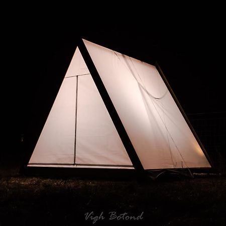 بوداكالاز Lupa Tent المظهر الخارجي الصورة